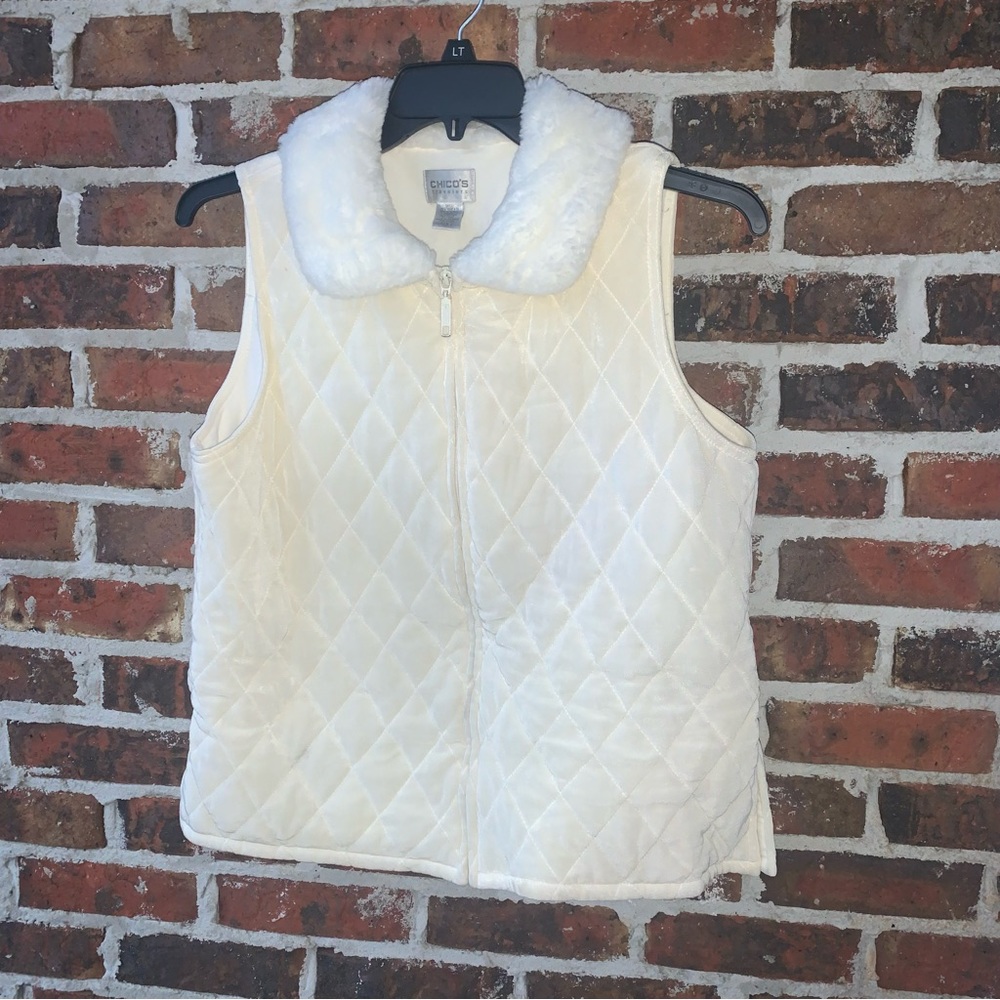 Chico’s Off White Vest Size 2 Faux Fur Collar